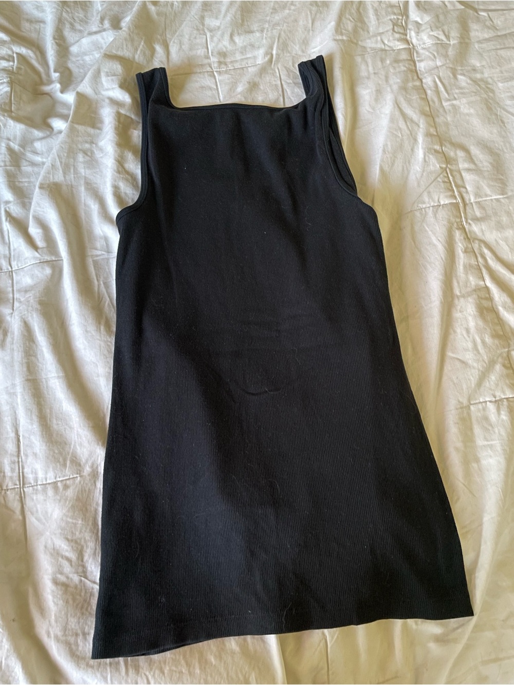 Old Navy Black Scoop Neck Tank Top Size medium - Picture 3 of 4